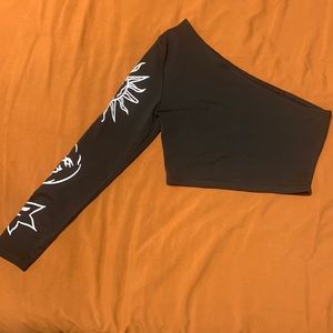 One sleeve crop top
